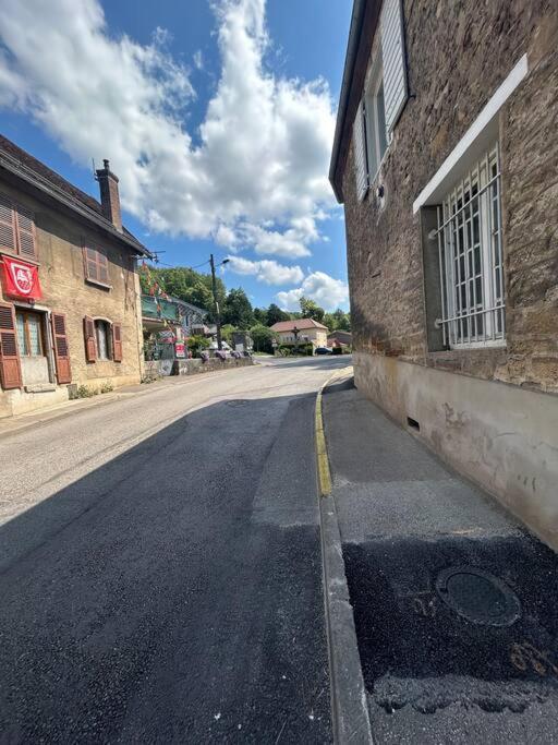 Au Bord De La Furieuse, Proche De La Grande Saline Et Des Thermes De Salins-Les-Bains Extérieur photo